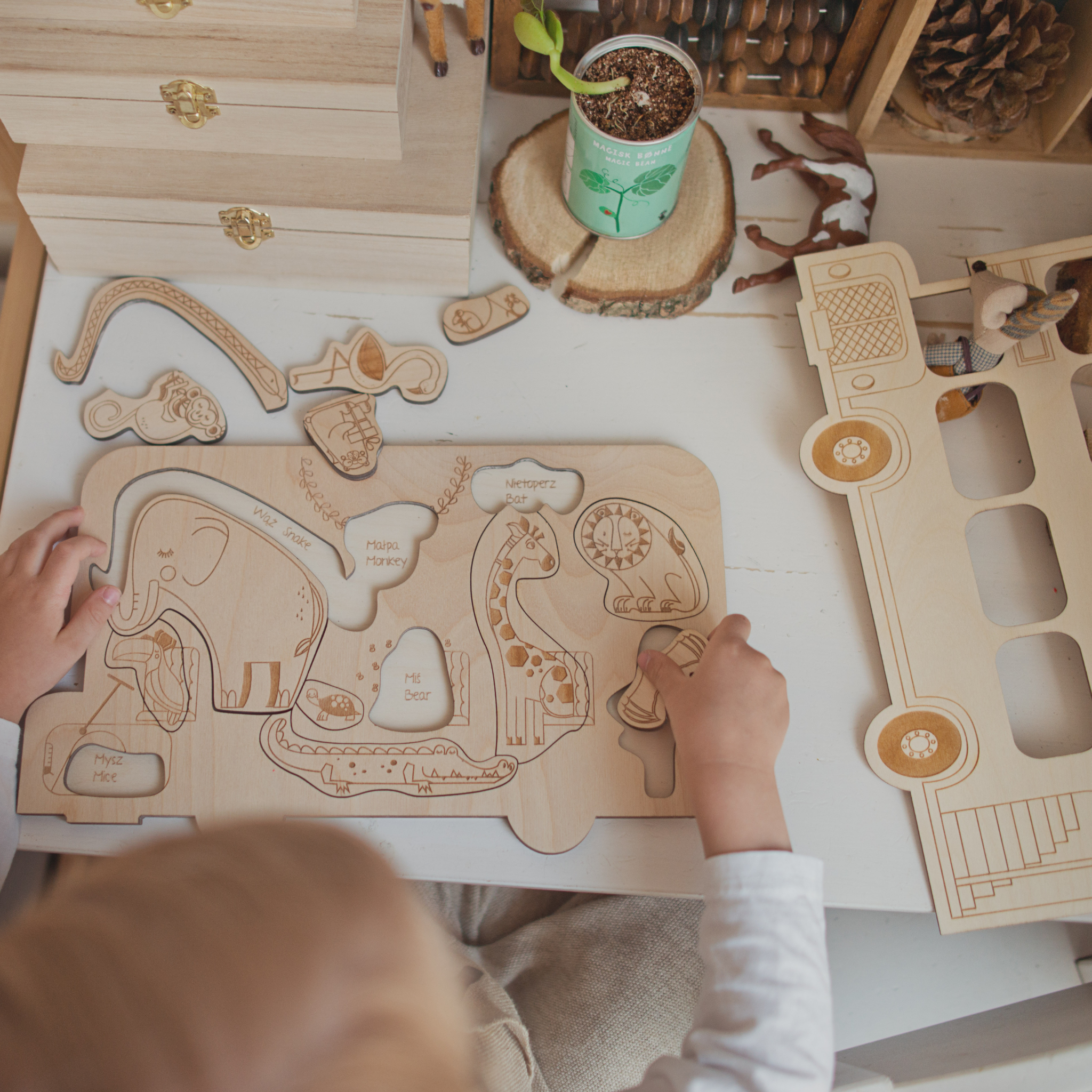 Puzzle aus Holz "Tiere im Bus"
