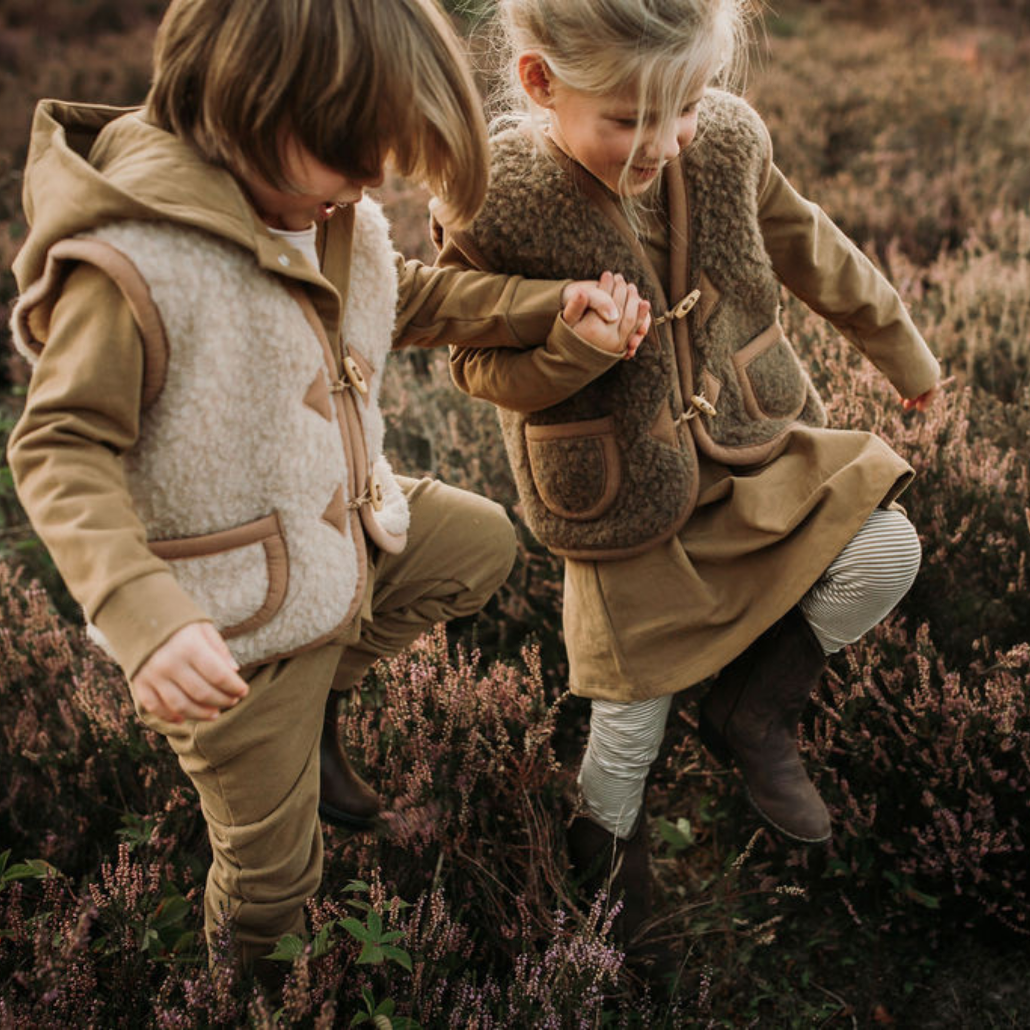IN STOCK Weste aus Wolle "Alpen Junior" in Beige/Braun